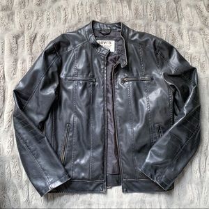 Levi’s men’s dark brown leather jacket | small